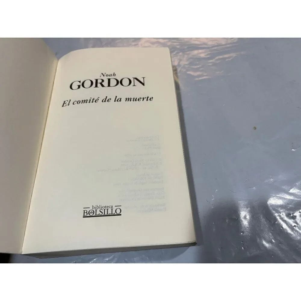 El Comite de la Muerte by Noah Gordon‎ [paperback] Spanish Language